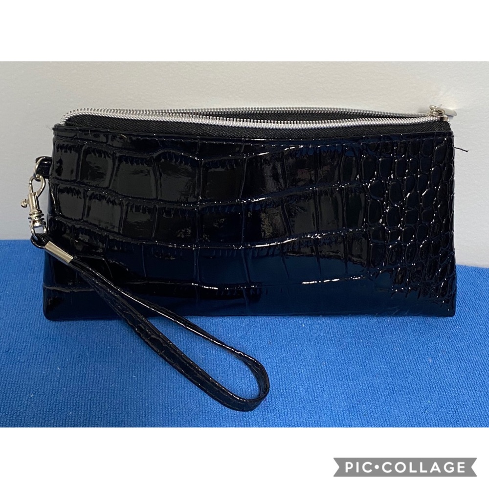Shiny Black Clutch w/ Detachable Strap